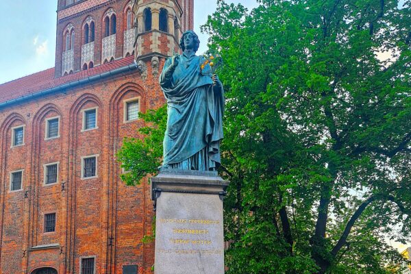 Najważniejsze pomniki Torunia - Mikołaj Kopernik
